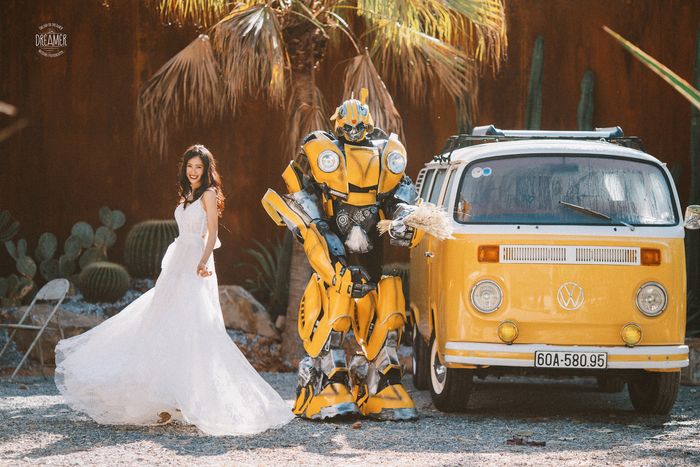robot-bee-kombi-land