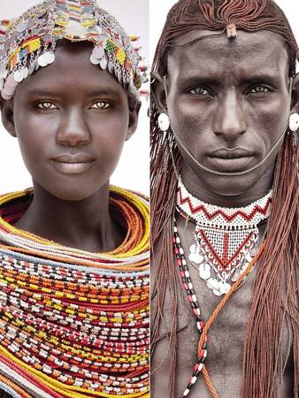 Mario đã gặp các thành viên của tộc Samburu ở Kenya. Họ theo chế độ lão trị, tức là người lớn tuổi có thứ bậc cao nhất trong xã hội. Nam giới thường không kết hôn trước tuổi 30. Mario đã gặp các thành viên của tộc Samburu ở Kenya. Họ theo chế độ lão trị, tức là người lớn tuổi có thứ bậc cao nhất trong xã hội. Nam giới thường không kết hôn trước tuổi 30.