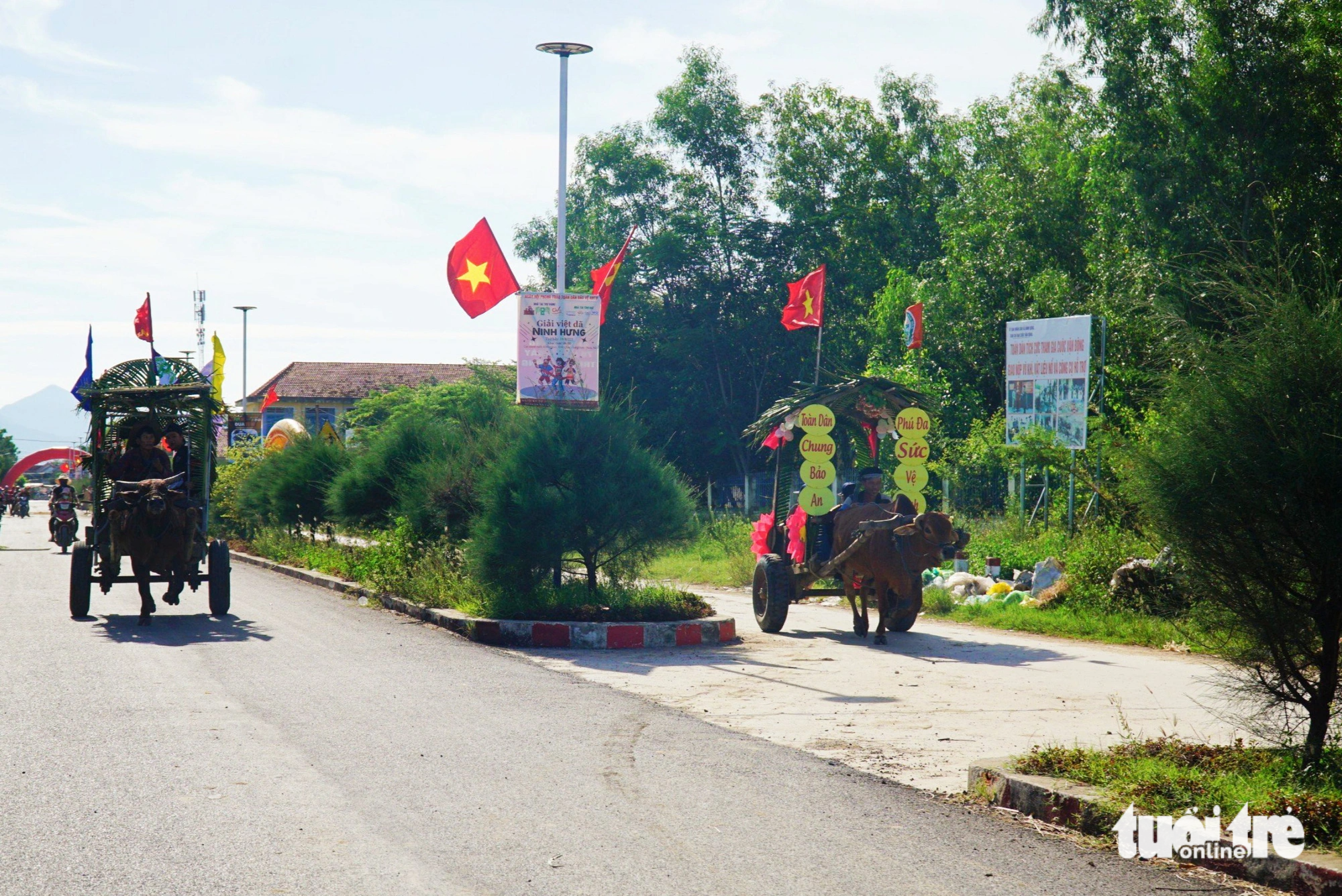 Để đảm bảo an toàn, mỗi lượt đua chỉ cho phép hai đội tham gia - Ảnh: TRẦN HOÀI Để đảm bảo an toàn, mỗi lượt đua chỉ cho phép hai đội tham gia - Ảnh: TRẦN HOÀI