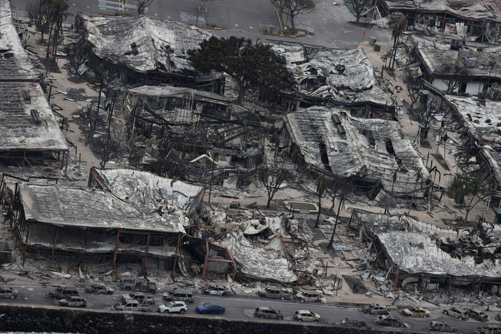 Thành phố Lahaina xinh đẹp giờ chỉ còn là đống tro tàn trong ảnh chụp ngày 10-8 - Ảnh: REUTERS