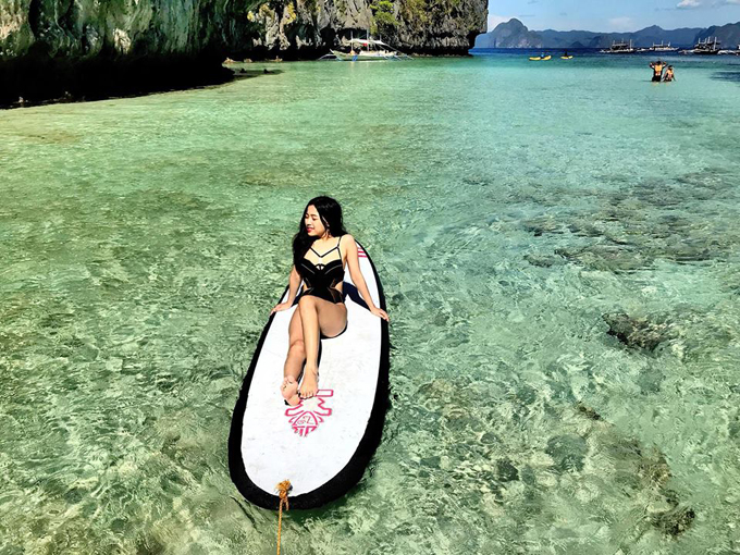 Về chỗ ở, El Nido rất đông khách du lịch, đặc biệt là khách nước ngoài nên có khá nhiều lựa chọn về phòng ốc cho bạn từ hotel, hostel đến homestay, với nhiều mức giá khác nhau. Nếu thích đông vui nhộn nhịp, view biển thì bạn nên book gần El Nido town, vài bước chân là ra biển luôn. Bạn có thể tìm trên Airbnb, có rất nhiều khu nhà mức giá phong phú. Về chỗ ở, El Nido rất đông khách du lịch, đặc biệt là khách nước ngoài nên có khá nhiều lựa chọn về phòng ốc cho bạn từ hotel, hostel đến homestay, với nhiều mức giá khác nhau. Nếu thích đông vui nhộn nhịp, view biển thì bạn nên book gần El Nido town, vài bước chân là ra biển luôn. Bạn có thể tìm trên Airbnb, có rất nhiều khu nhà mức giá phong phú.