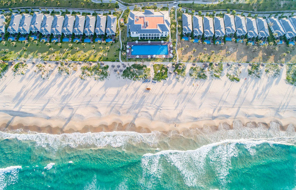 Khu nghỉ dưỡng Meliá Vinpearl Cam Ranh Beach Resort tọa lạc tại một trong những bãi biển đẹp nhất Việt Nam.