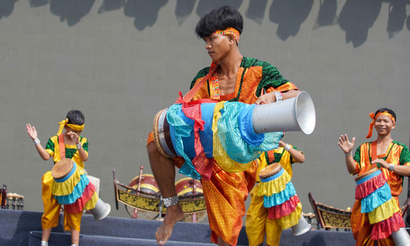 Điệu múa trống Chhay dăm sẽ được trình diễn dịp 2-9 tại núi Bà Đen  - Ảnh: NGUYỄN MINH TÚ