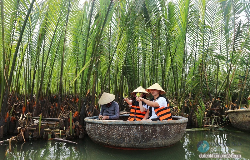 Trải nghiệm đi thuyền thúng tại Rừng dừa bảy mẫu Trải nghiệm đi thuyền thúng tại Rừng dừa bảy mẫu