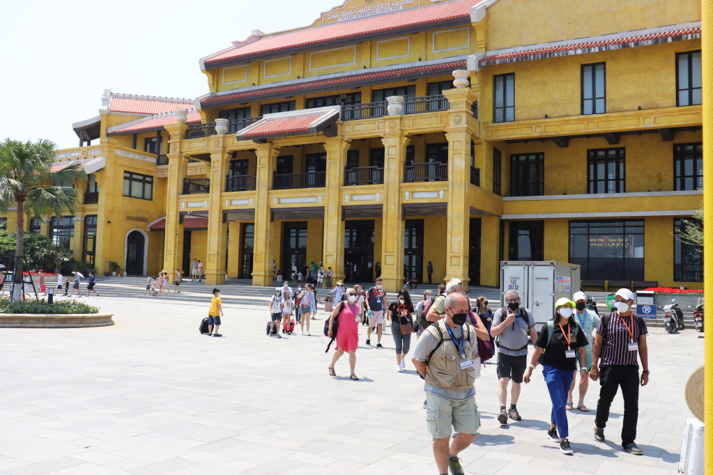 Tìm hiểu về du lịch Quảng Ninh Một hành trình tuyệt vời đầy khám phá và trải nghiệm